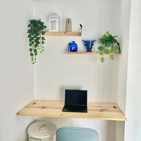 アパート Atico Con Terraza Cerca Del Mar Boliches フエンヒロラ